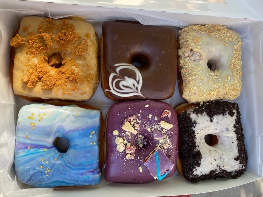 Darling Doughnuts, Saratoga